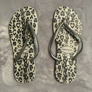 Havaianas Flip Flops - Gray Leopard
